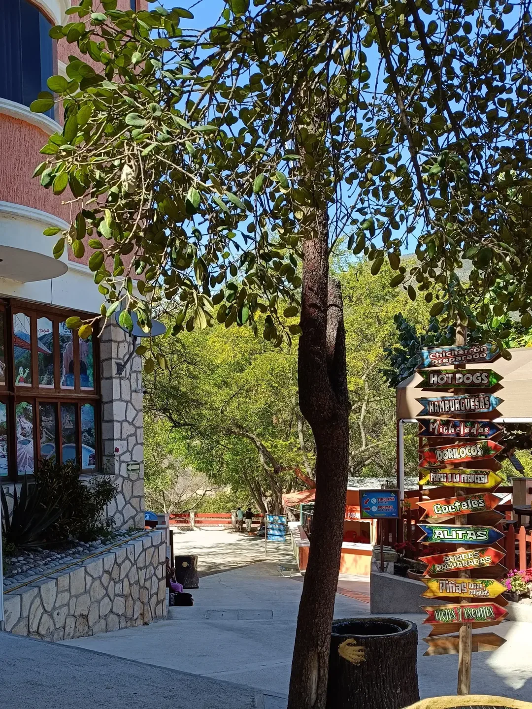 Commercial and services area at Grutas de Tolantongo
